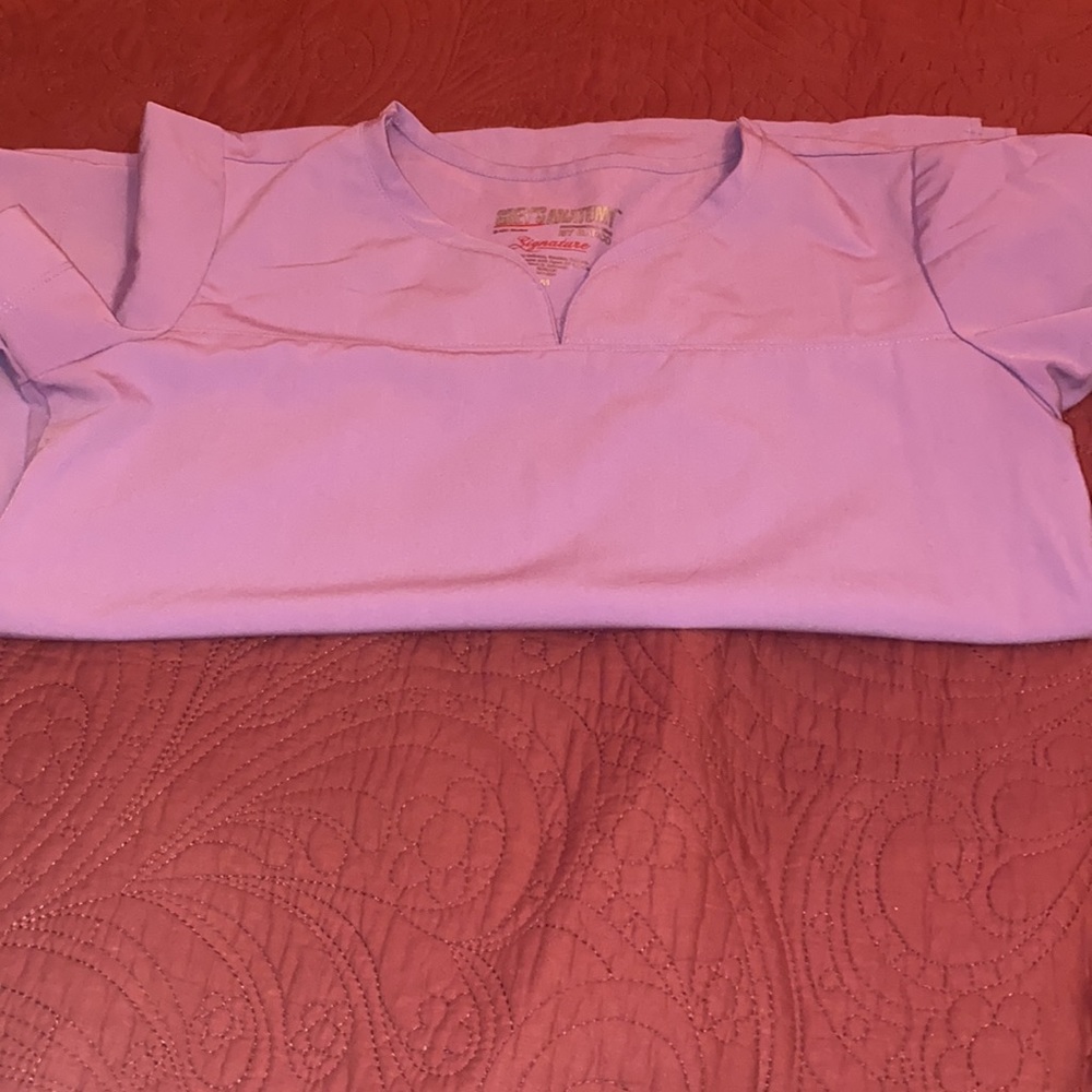 Scrub top - Picture 2 of 2